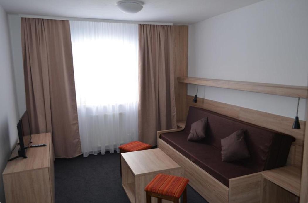 Hotel Ceska Farma Dolni Dvur Exterior foto