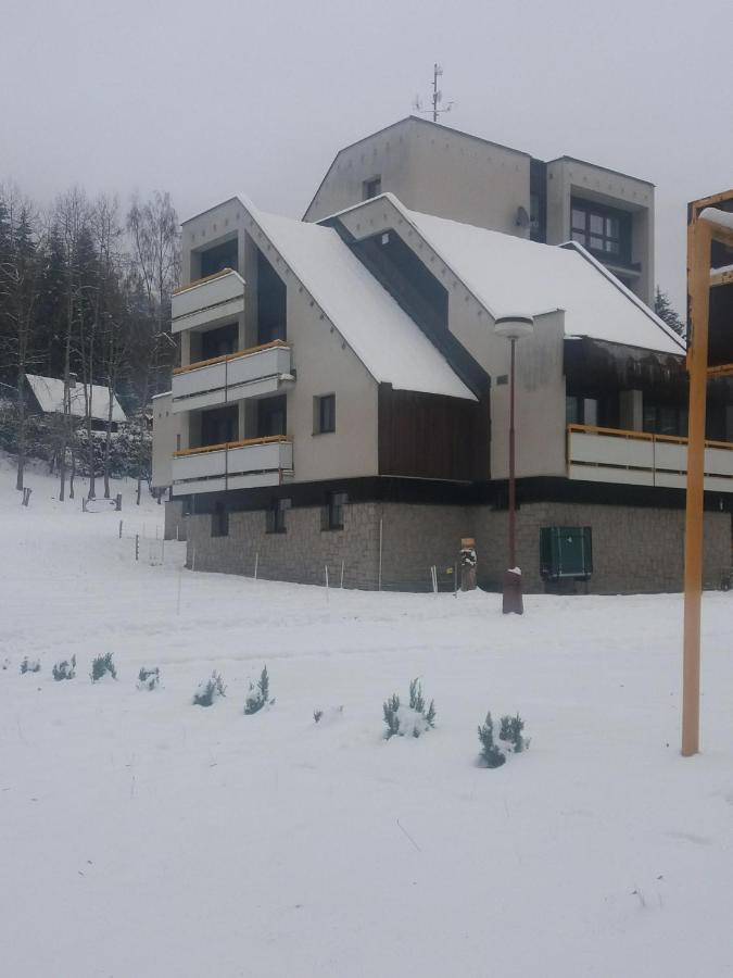 Hotel Ceska Farma Dolni Dvur Exterior foto